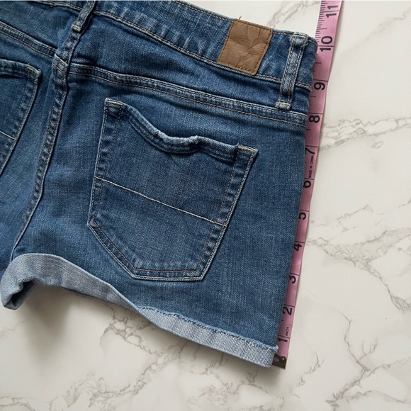 American Eagle Button Fly Jean shorts Size 8 - Picture 3 of 11